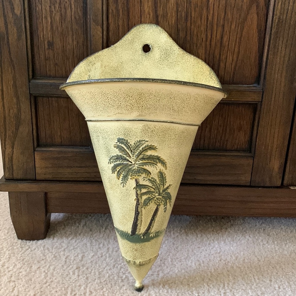 Tommy Bahama wall sconce